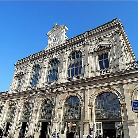 4 Pers Ideal Voyageur Located In Incontournable Rue Faidherbe In Front Of Gare Flandres Apartment