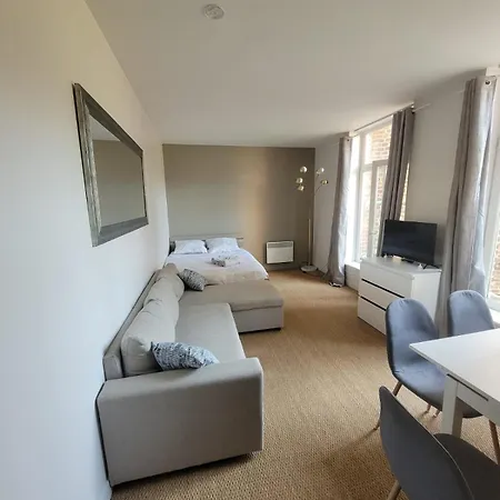 4 Pers Ideal Voyageur Located In Incontournable Rue Faidherbe In Front Of Gare Flandres *