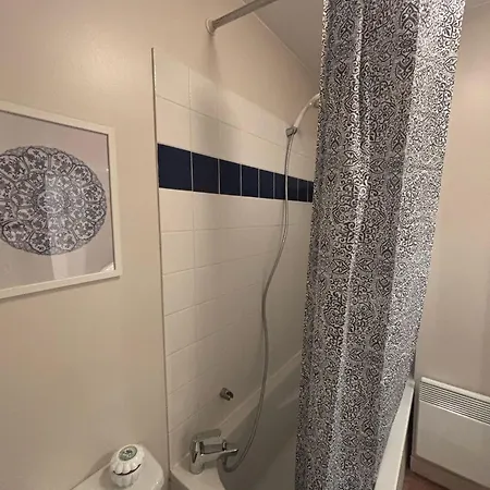 4 Pers Ideal Voyageur Located In Incontournable Rue Faidherbe In Front Of Gare Flandres *